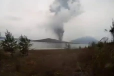 Gunung Anak Krakatau...