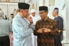 Salat Jumat Bareng PM...
