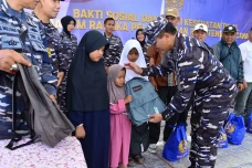 Peringat Hari Armada...
