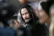 Rumah Keanu Reeves Dibobol...