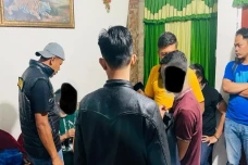 Lakukan Aborsi Terhadap...