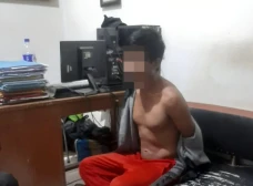 Hendak Curi Kotak Amal,...