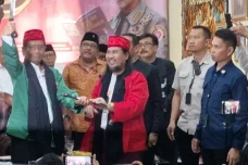 Mahfud MD Disambut Antusias...