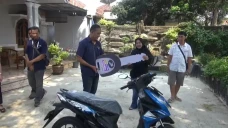 MNC Finance Beri Hadiah...