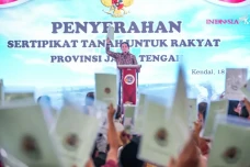 Tanah Bersertifikat...