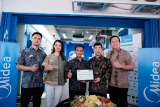 Midea Buka Proshop Pertama...