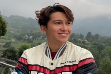 5 Artis yang Mengalami...