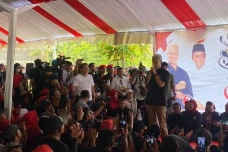 Ganjar Ingin Kelompok...