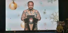 Beri Sambutan Natal...
