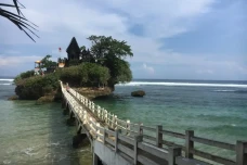 Libur Tahun Baru, Pantai...