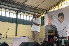Sindir Pertanyaan Pupuk...