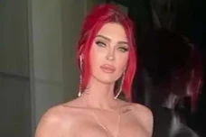 Megan Fox Tampil Bersinar...
