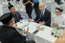 Hari Amal Bhakti Kemenag,...
