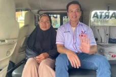 4 Tahun Tak Bisa Melihat,...