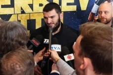 Tes Doping Artur Beterbiev...