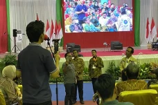 Mahfud MD Turun Panggung...