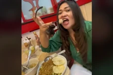 Viral! Seorang Wanita...