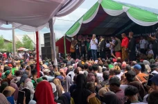 Ganjar Panen Ikan Bandeng...