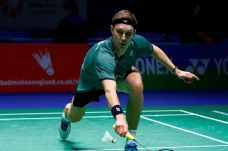 Viktor Axelsen Mundur...