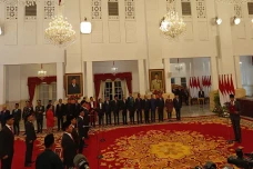 Presiden Jokowi Lantik...