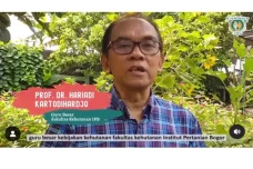 Panelis Debat Keempat...