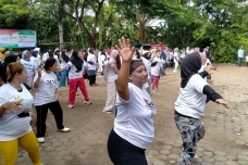 Ratusan Warga Indramayu...