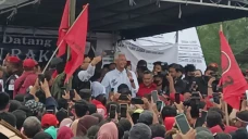 Di Hadapan Nelayan Medan,...