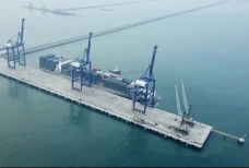 Pelindo Membangun Hub...