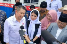 Di Ponpes Kempek Cirebon,...