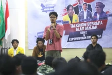 Diskusi dengan Mahasiswa...