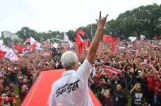 Ke Puluhan Ribu Warga...