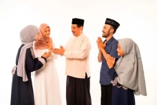 Hubungan Kerabat yang...