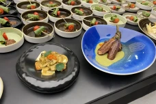 Chef Axhiang Hadirkan...