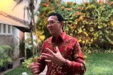 Ahok Tinggalkan Gaji...