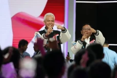 Tampil Modis dengan...