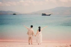 Pink Beach Masuk Daftar...