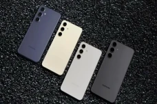 Adu Kuat Baterai Samsung...