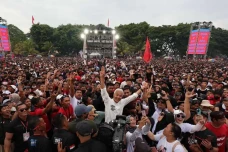 Ganjar Terjun Payung...