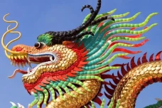 Makna Shio Naga Kayu...