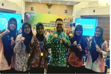 Teliti Kulit Pisang,...