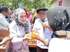 Bantu Masyarakat, Caleg...