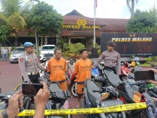 2 Penadah Motor Curian...