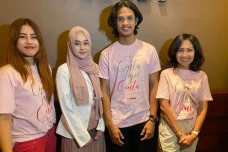 Di Balik Film Cinta...