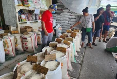 Harga Beras Ugal-ugalan,...