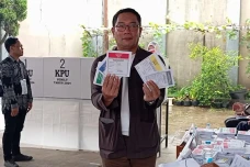 Soal Film Dirty Vote,...