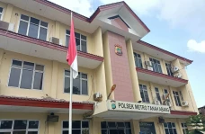 16 Tahanan Kabur dari...
