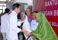 Harga Beras Naik Gila-gilaan,...