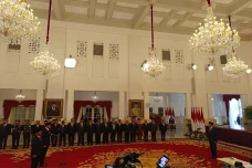 Presiden Jokowi Lantik...