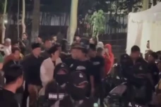 Viral Gus Iqdam Buka...