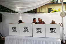 Ikut Pencoblosan Ulang,...